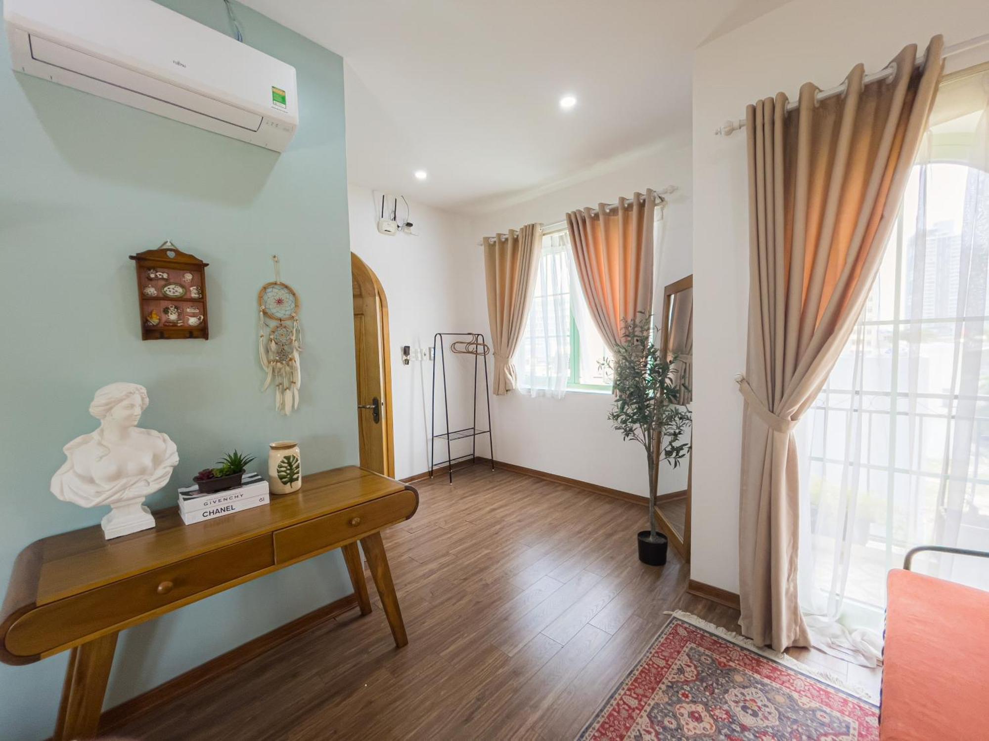 Nang House *